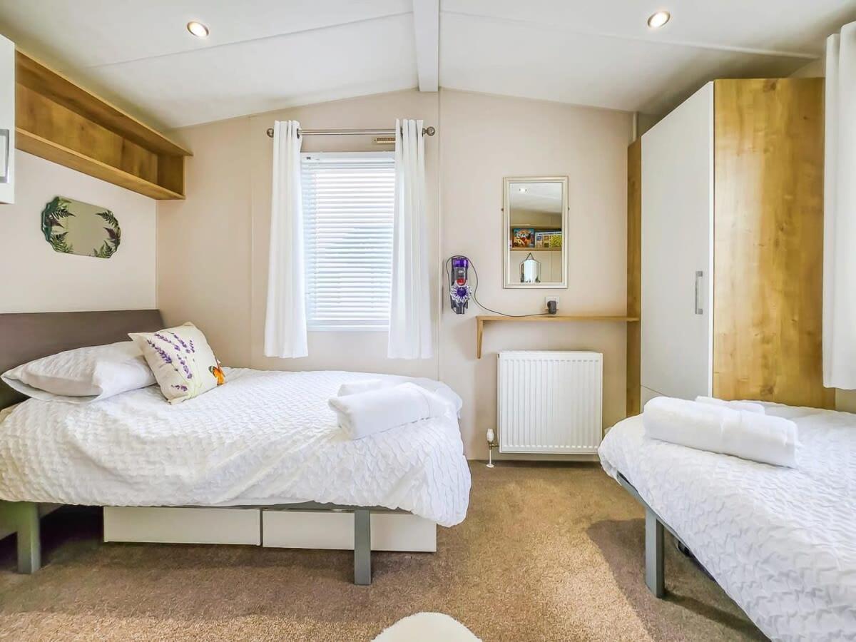 فيلا Escape To Paradise At Pevensey Bay Holiday Park 13 Woodland Walk المظهر الخارجي الصورة